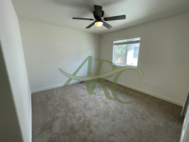 Building Photo - 968-970 S Coral Pl