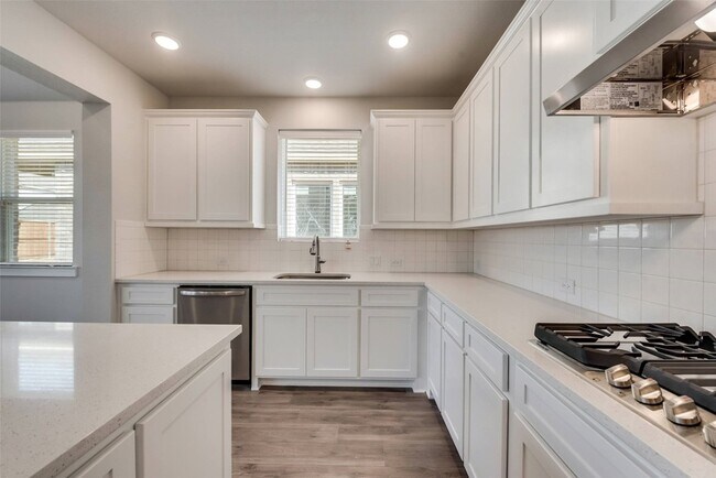 Building Photo - 6257 White Creek Drive