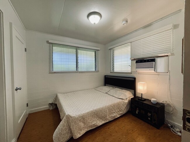 Building Photo - Fresh, Kahala, Ohana Unit Includes Utiliti...