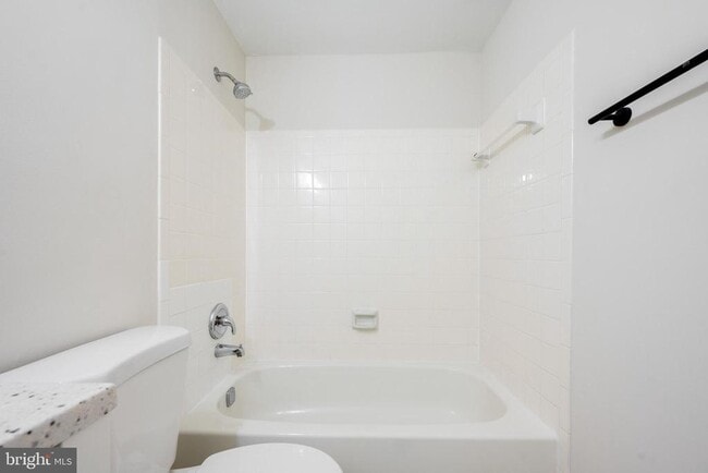 Building Photo - 5605 Independence Cir