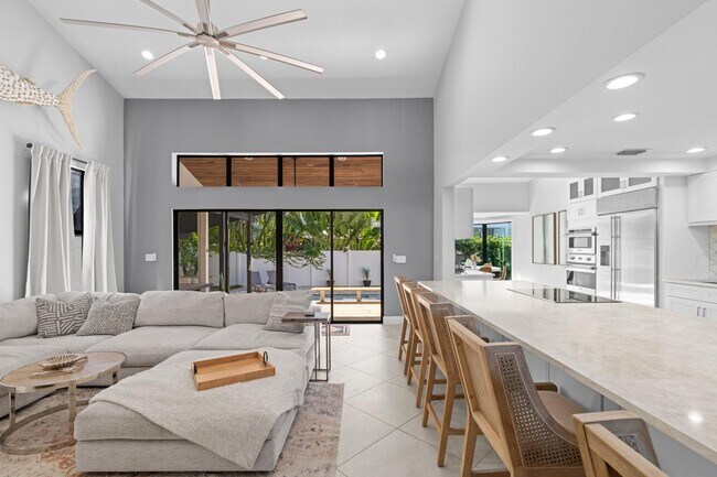 Building Photo - 1050 Brooks Ln