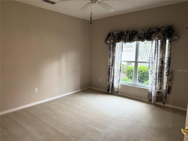 Building Photo - 417 Lake Butler Dr