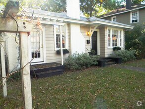 Building Photo - ARDSLEY PARK COTTAGE NEAR MCCAULEY PARK