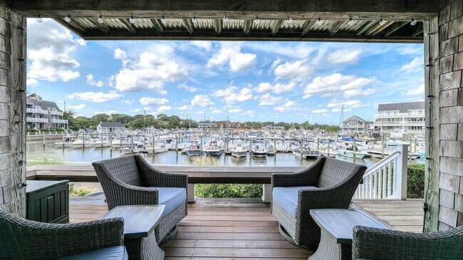 Primary Photo - 505 Harbour Cove