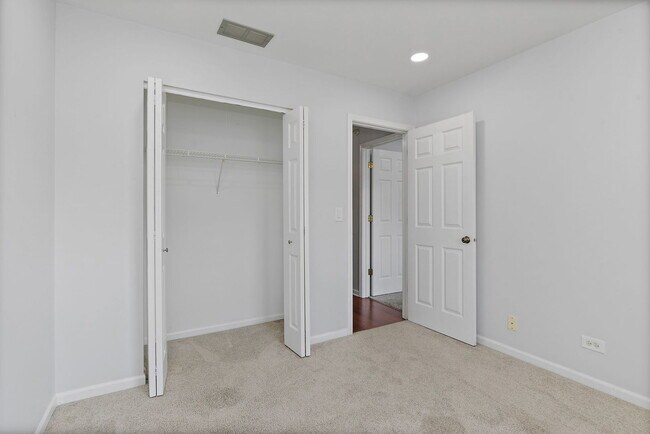 Building Photo - 1441 Orleans Dr