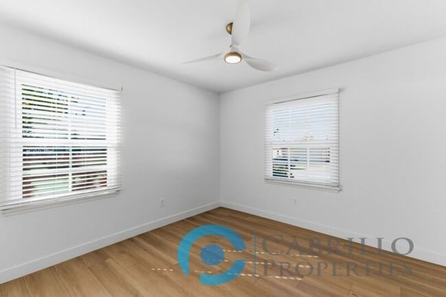 Building Photo - 2215 Marigold Pl