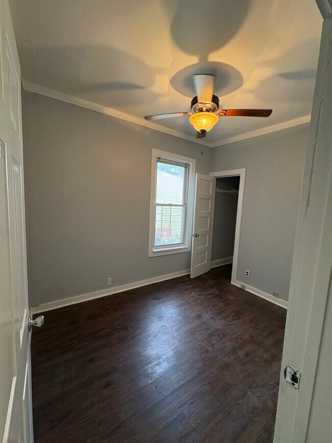 Building Photo - 5940 S Marshfield Ave