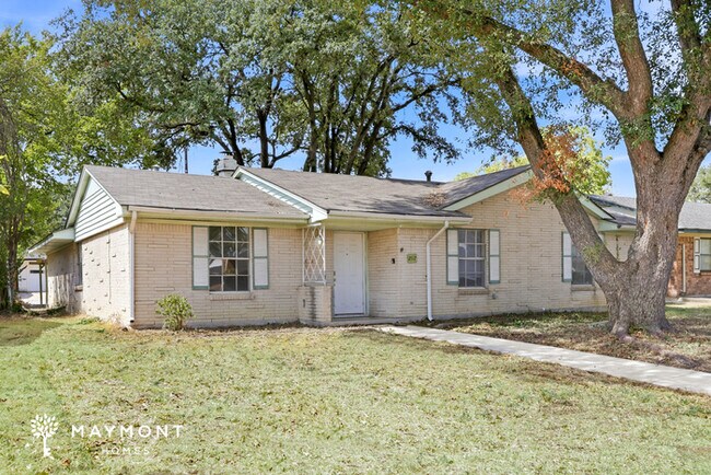 Building Photo - Single-Story Mesquite Home with Fenced Backyard