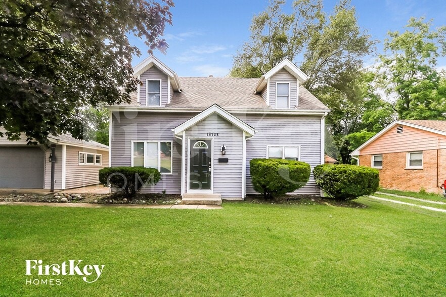 Building Photo - 18722 Hamlin Ave