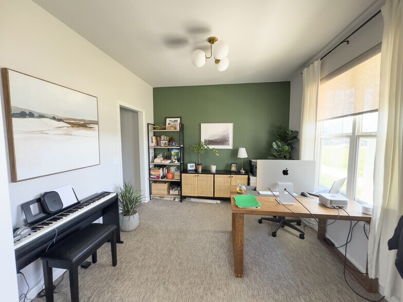 Building Photo - 9353 Honey Elm Ln