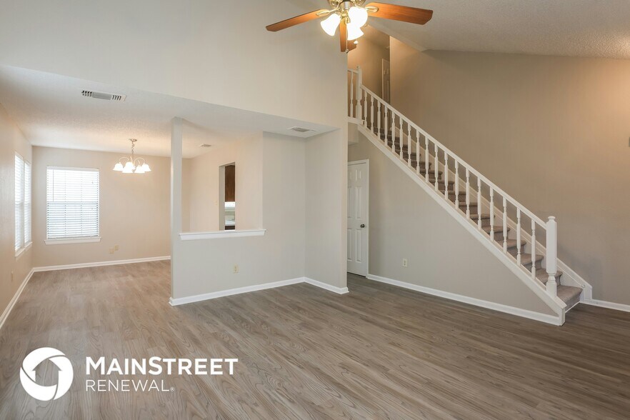 Building Photo - 5421 Carriage Ct