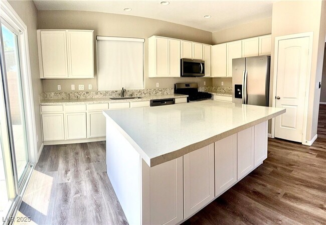 Building Photo - 8469 Cheerful Brook Ave