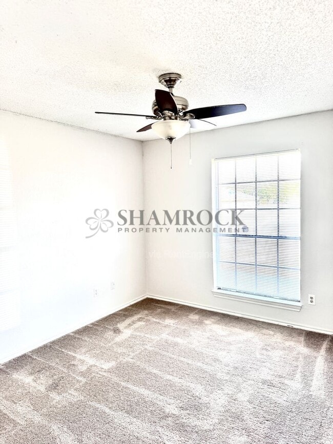 Building Photo - 535 Barbara Jean Dr