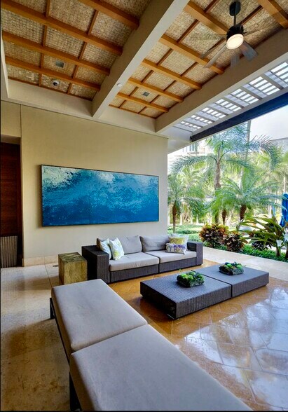 24/7 Concierge lobby - 1551 Ala Wai Blvd