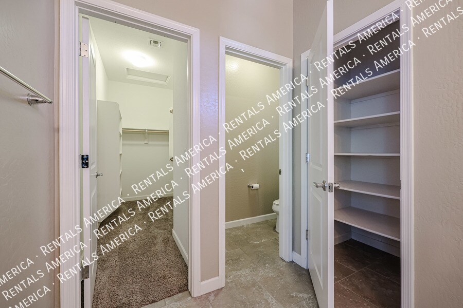 Building Photo - 7526 S 28th Pl