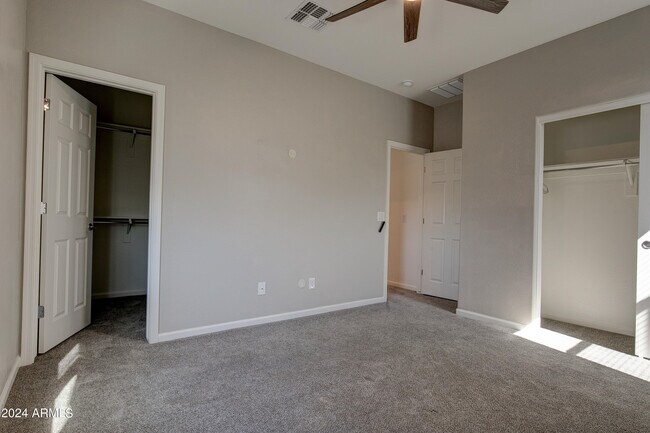 Building Photo - 15717 W Polk St