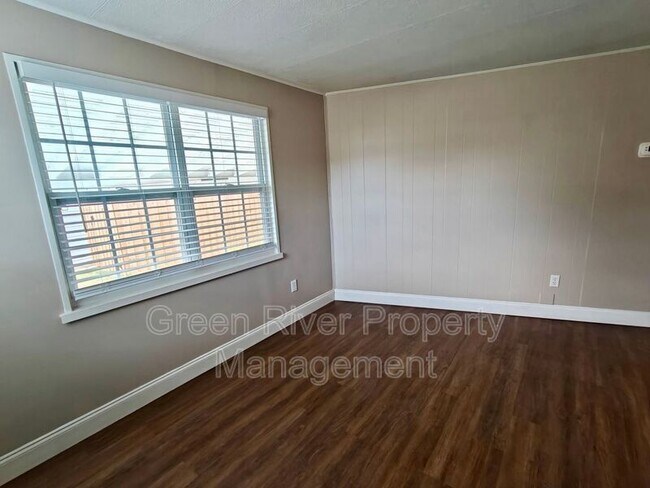 Building Photo - 146 Phoenetia Dr