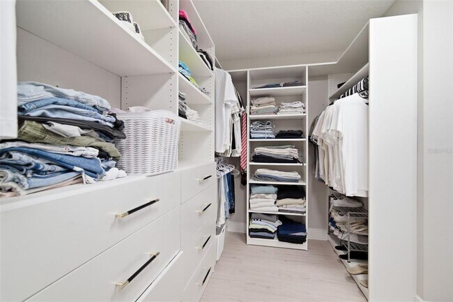 Building Photo - 6396 Roadstead Ct