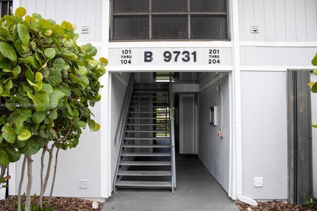 Building Photo - 9731 Hammocks Blvd