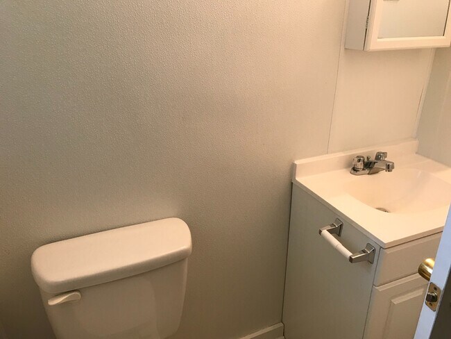 Building Photo - 910 N Ewing St