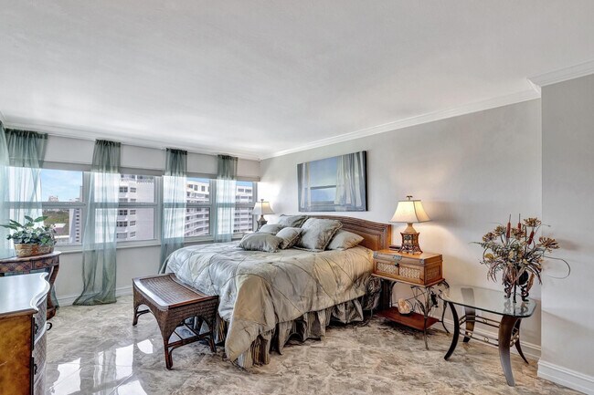 Building Photo - 2100 S Ocean Dr