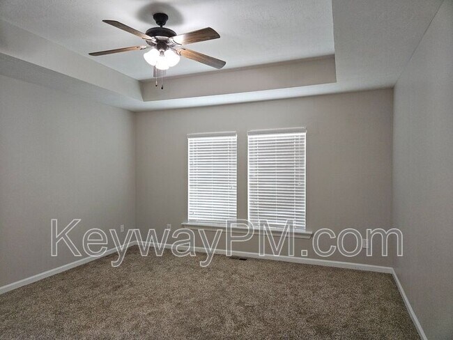 Building Photo - 905 Glenhaven Dr