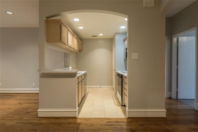 Building Photo - 3904 Brandon Park Dr