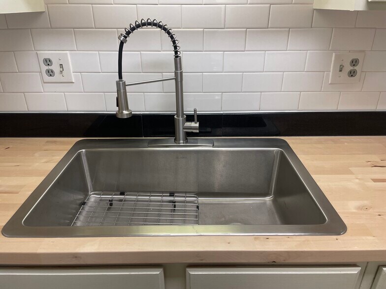 Building Photo - 3250 O'Neal Cir