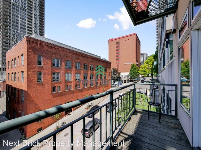 Building Photo - 1 br, 1 bath House - 2030 Western Ave, Uni...