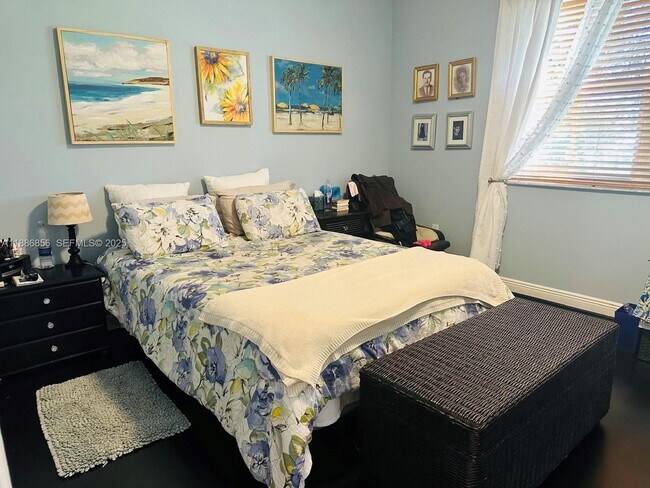 Building Photo - 11500 NW 60th Terrace