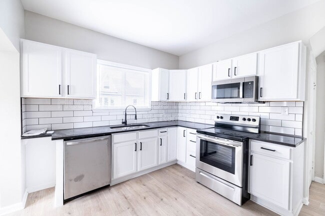 Building Photo - 3850 N Capitol Ave