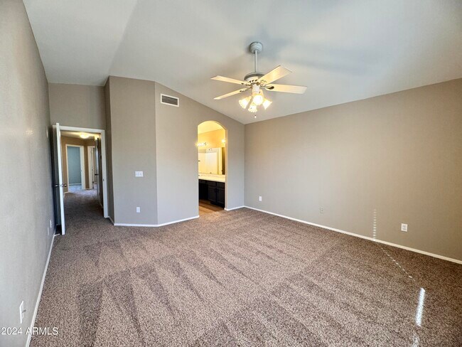 Building Photo - 10453 N 76th Dr