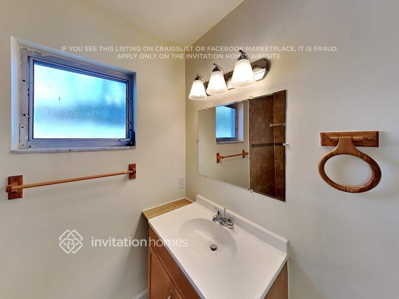 Building Photo - 424 Crosswinds Dr