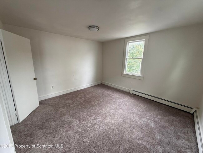 Building Photo - 949 Carmalt St