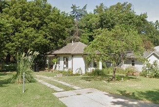 Building Photo - 607 N Atchison St