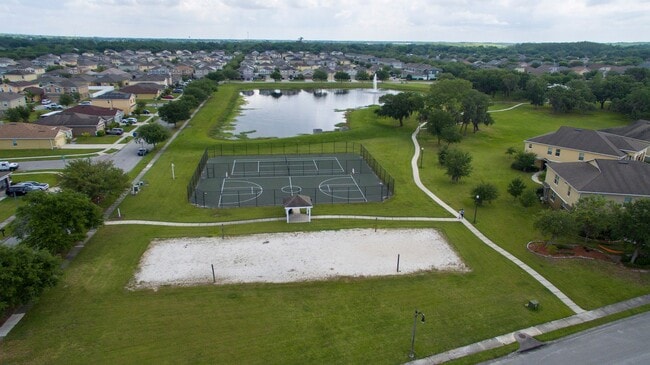 Building Photo - Elegant 2 bedrooms/2 bath condo located in St. Cloud with 1-Car garage