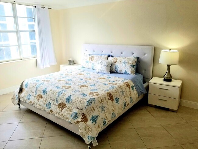 Building Photo - 3570 S Ocean Blvd