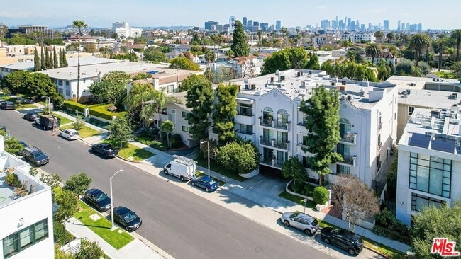 Building Photo - 860 S Lucerne Blvd