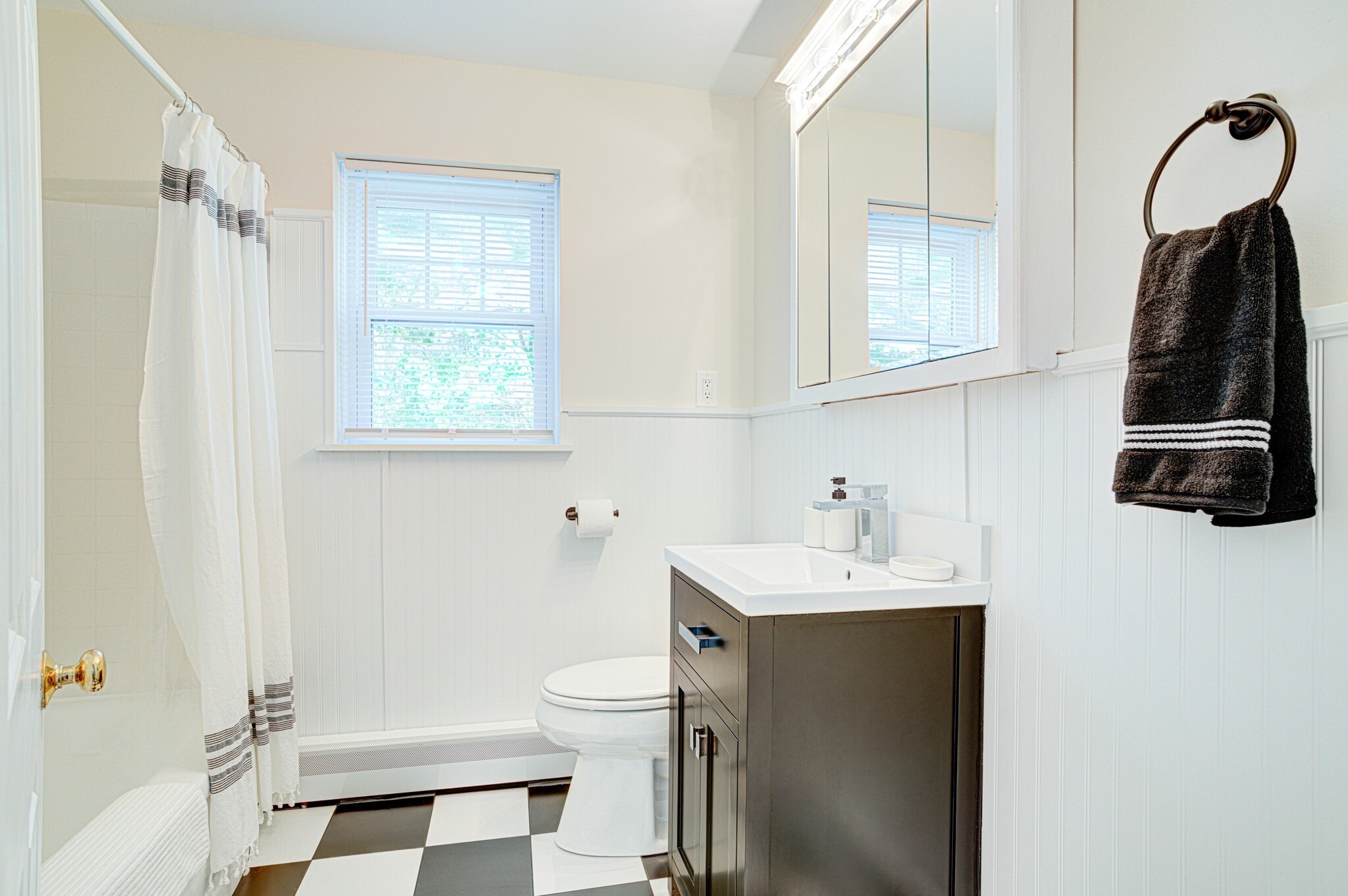 Building Photo - 7 Carol Ln