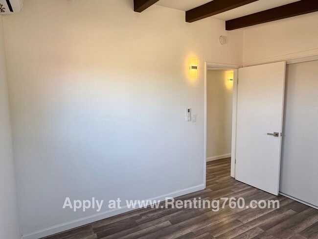 Building Photo - Updated 4 Bed 2 Bath Home!