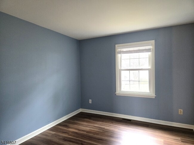 Building Photo - 49 Alexandria Way