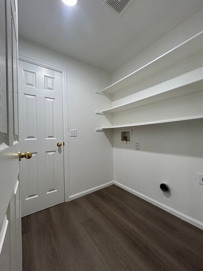 Building Photo - 4409 S Jebel Ln