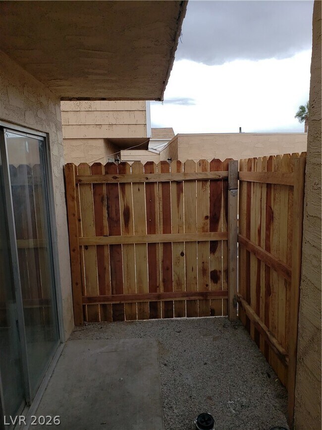 Building Photo - 5118 Garden Ln
