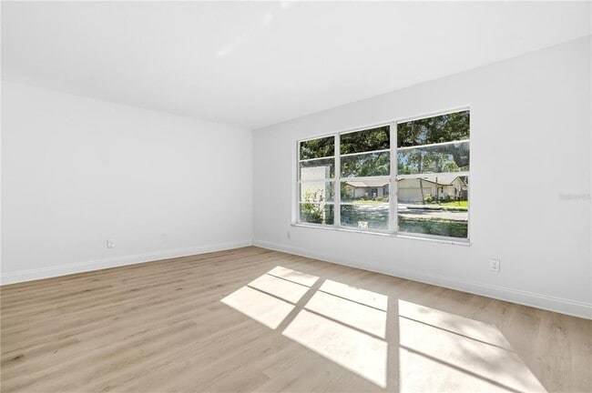 Building Photo - 1985 Japonica Rd