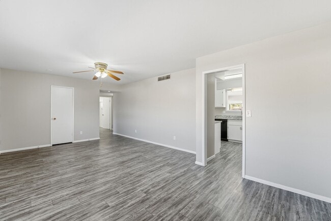 Building Photo - Comfortable 2-Bed Sun City Retreat with Vinyl Flooring & Fresh Paint