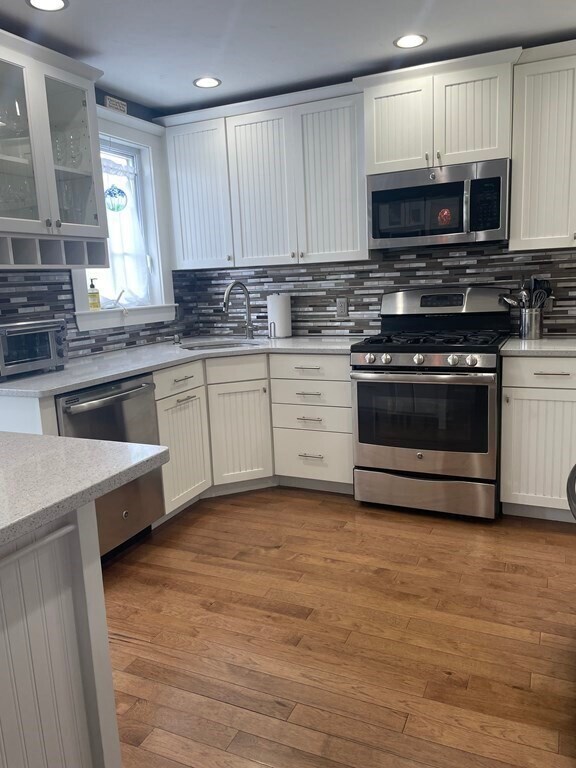 Building Photo - 128 Colonial Rd