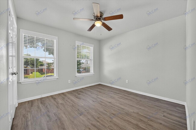 Building Photo - 333 Stately Oak Ln