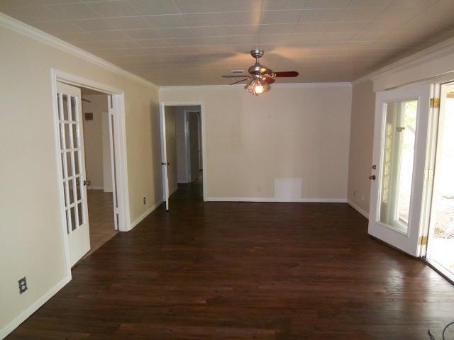Building Photo - 1809 Rogge Ln