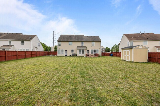 Building Photo - Spacious 5BR Home with Large Backyard in Quiet Chesapeake Neighborhood!