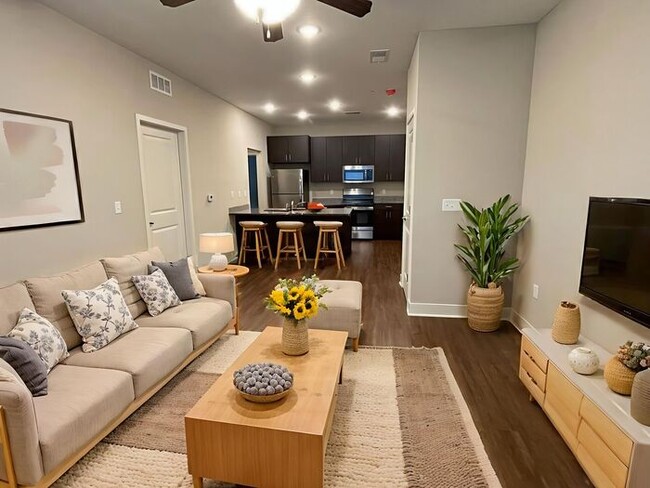 Building Photo - First Floor HCA Apartment with Extra-Large Primary Bath - Enjoy a $500 rent credit when you lease...